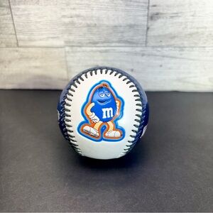 2005 M&M world‎ blue M&M baseball